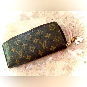 Louis Vuitton Zippy Wallet